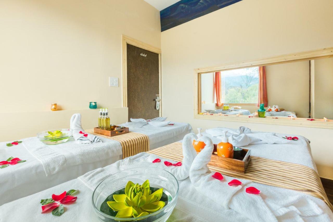 D'Polo Club & Spa Resort ダラムシャーラー エクステリア 写真
