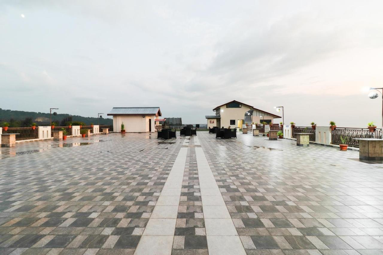 D'Polo Club & Spa Resort ダラムシャーラー エクステリア 写真